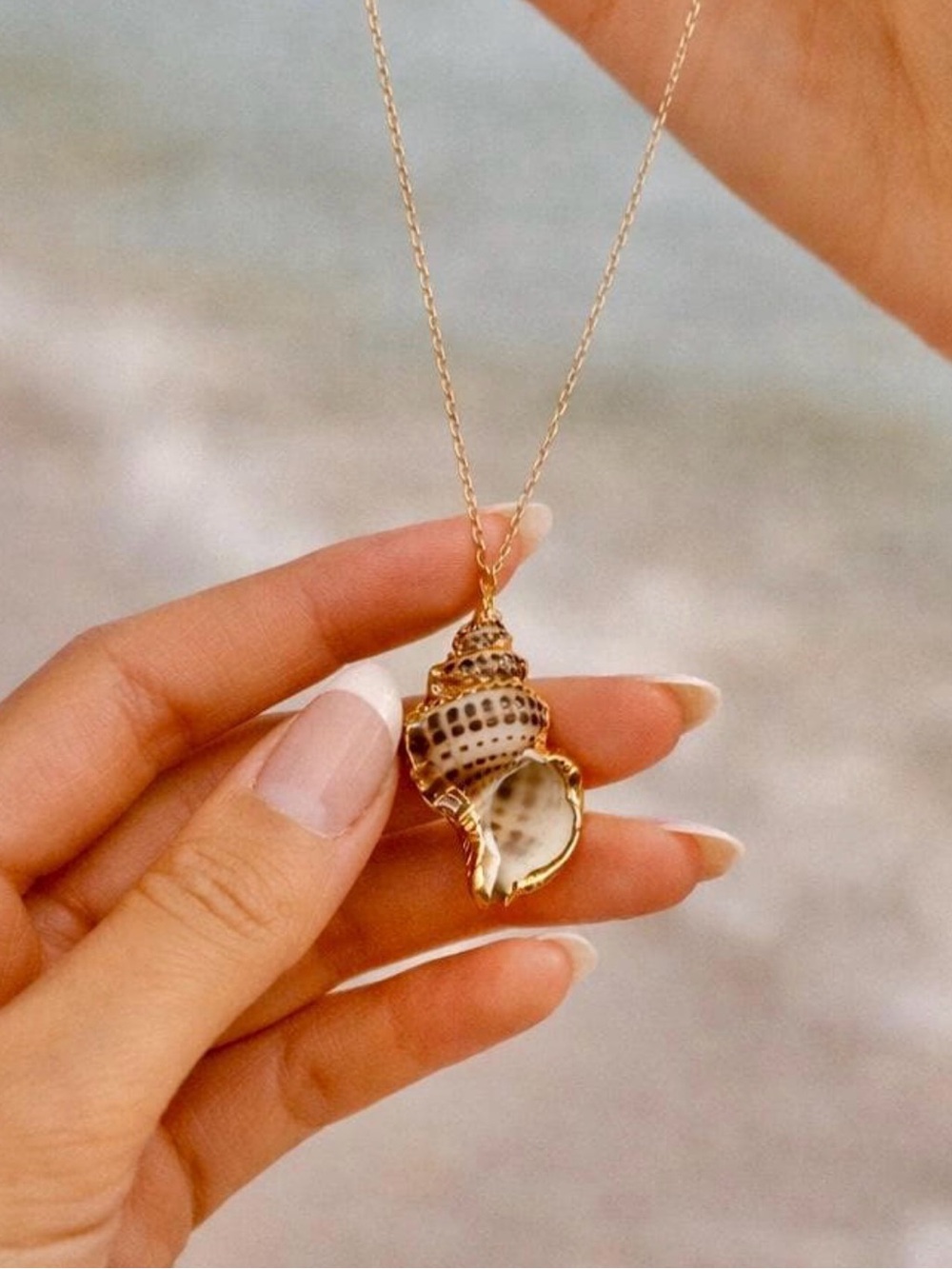 14K Gold Shell Pendant Necklace - Women Jewelry
